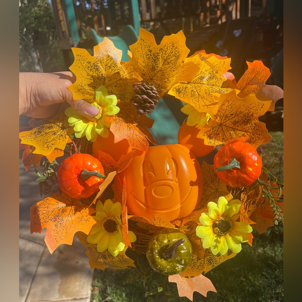 Disney Park Holiday Wreath